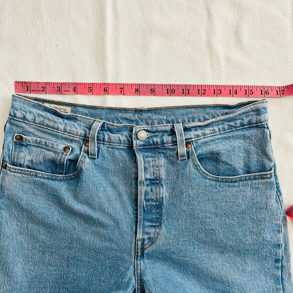 Levi’s 501 Crop Jeans in Tango Surge Blue - Picture 8 of 16